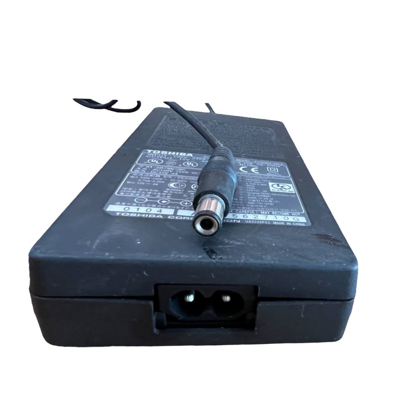 شارژر 15 ولت 4 توشیبا PA3048U-1ACA (2)